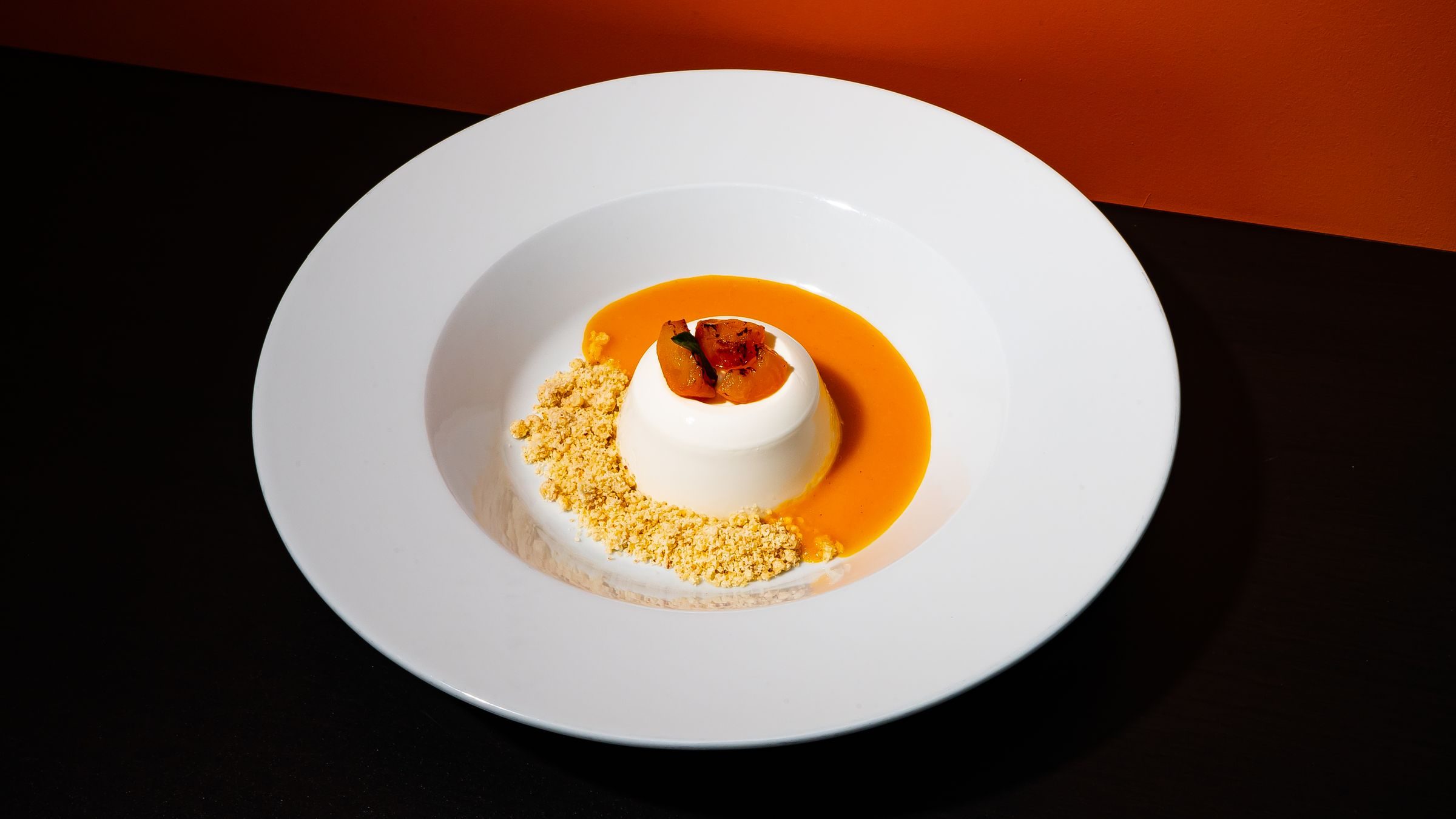 Panna cotta servie en dessert